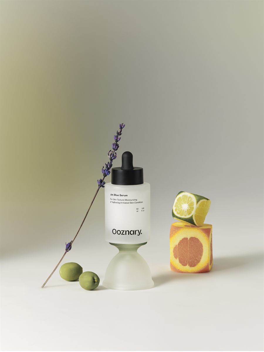 Ooznary Jet Blue Serum still life